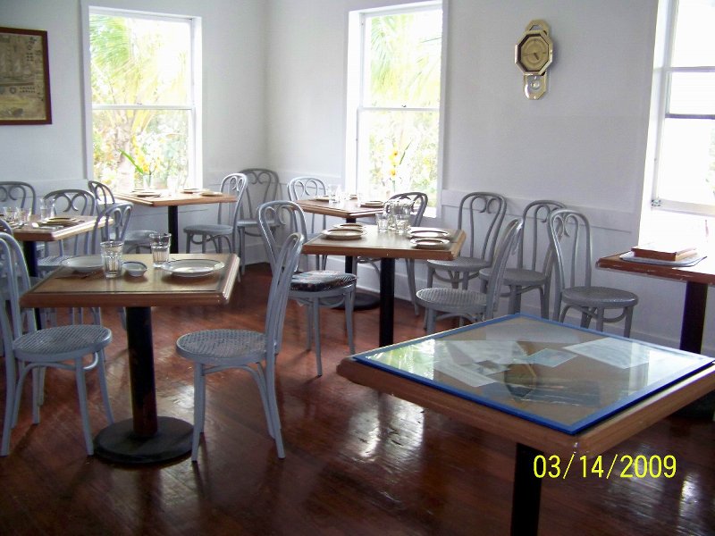 Hector 026 031409.jpg - Compliments of Hector Padron-AD4C